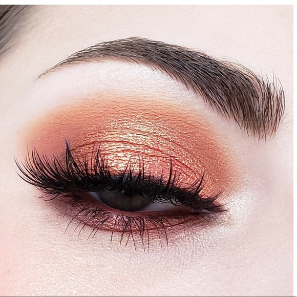 Crown Pro 10 Color Fuego Collection Eye Palette - Picture 9 of 11